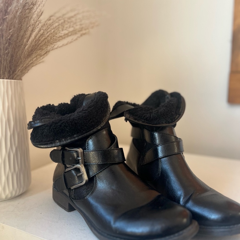Stylish Black Buckle Ankle Boots stormy mountain 7.5M